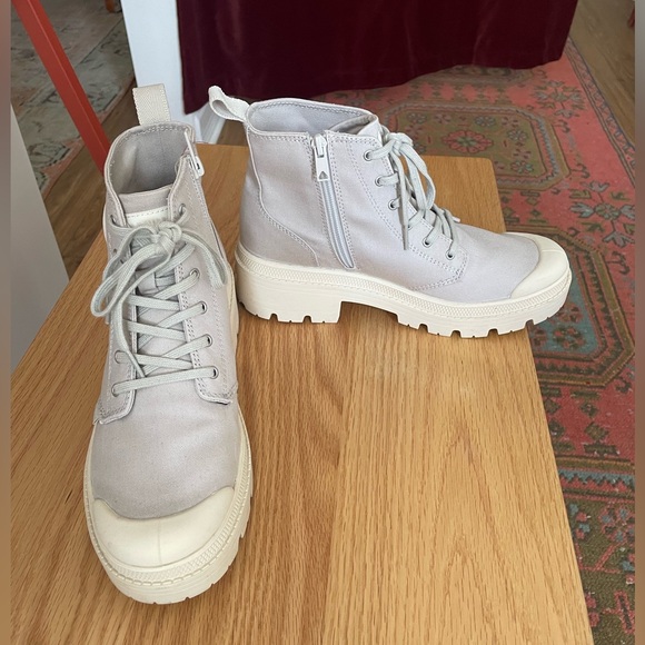 Palladium hi tops size 9 - Picture 2 of 7